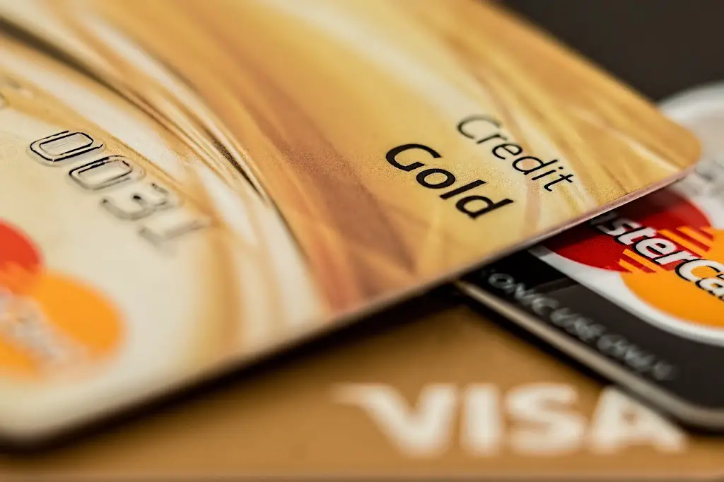 Credit vs. Debit Card: Which is the Best Option?